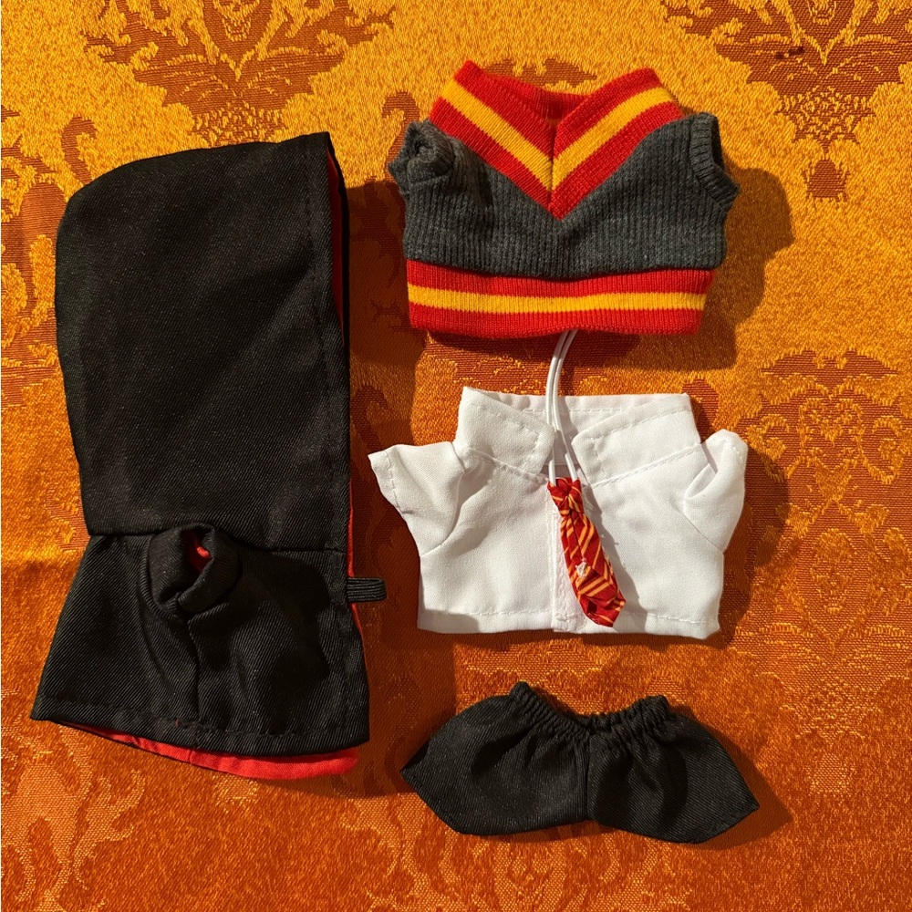 Labubu Harry Potter outfit